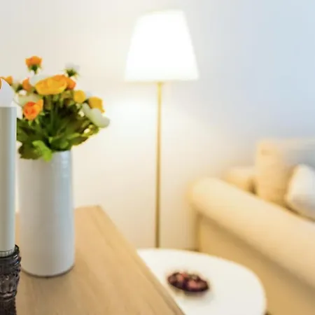 Lägenhet Ella Avantgarden-free Private Parking *